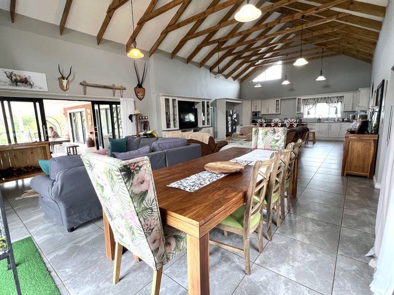 Secluded Elegance on the Kloof: A Masterpiece of Space and Privacy - Photo 10