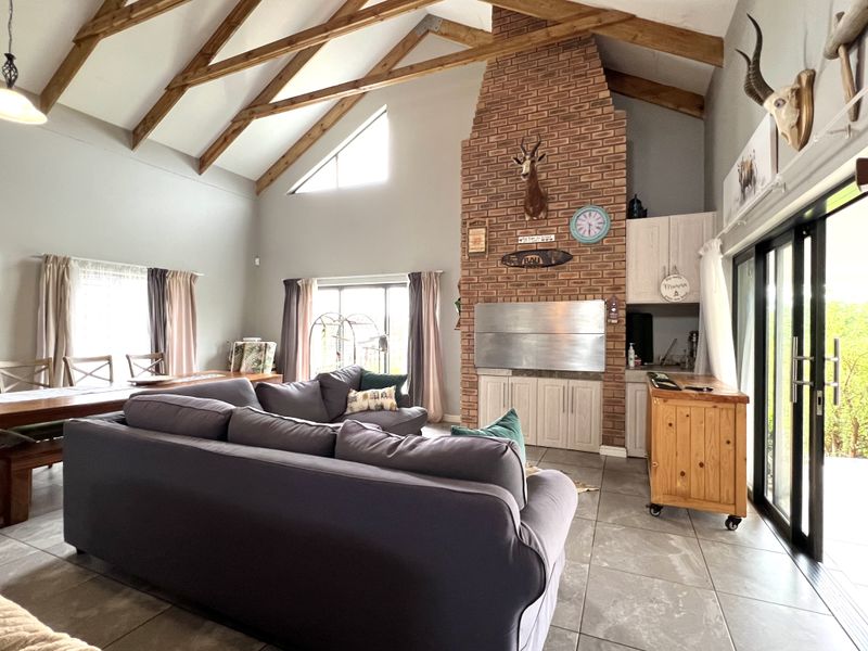 Secluded Elegance on the Kloof: A Masterpiece of Space and Privacy - Photo 9