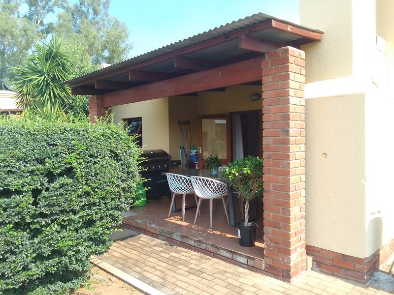 Luxurious and spacious Units - Photo 10