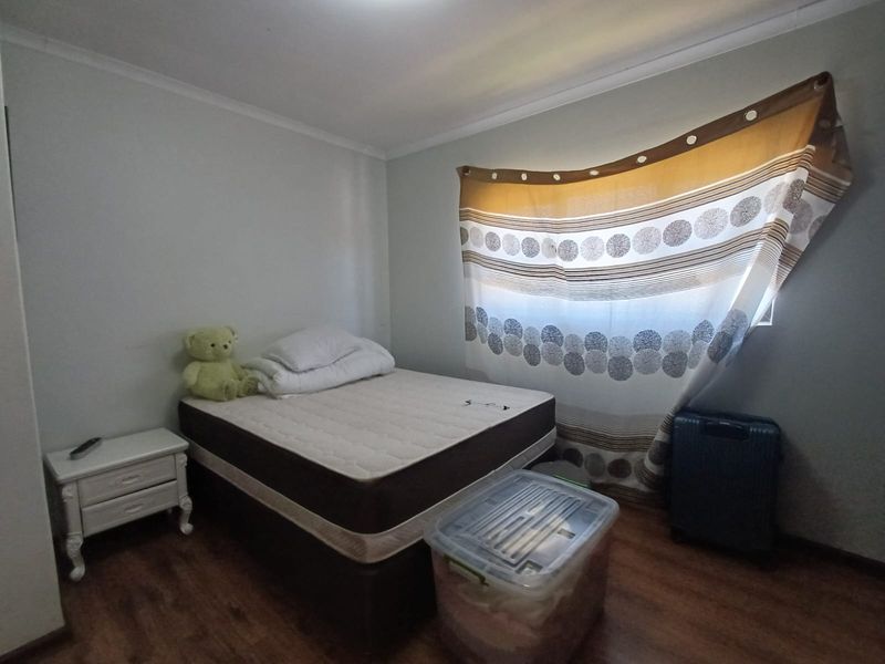 Massive Home In A Secured Estate. - Photo 8