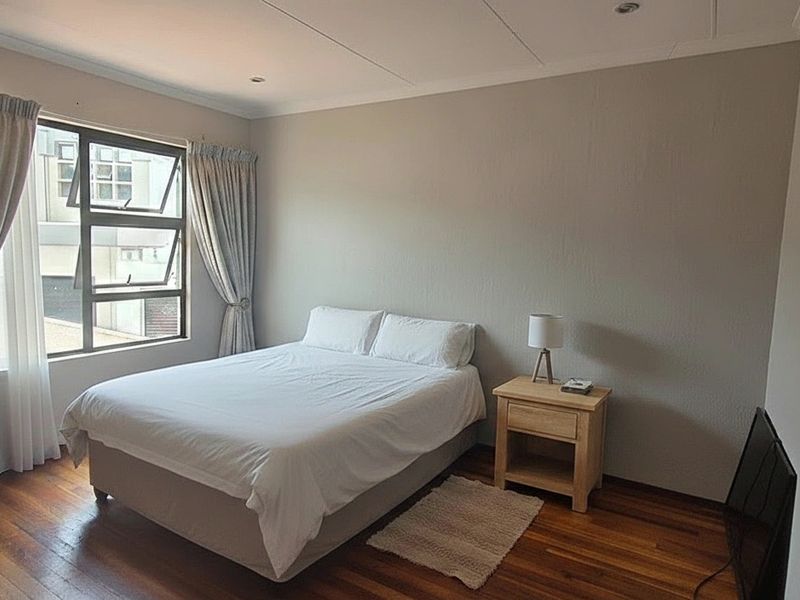 Renovated Family Cluster in Popular Morningside Complex - Photo 5