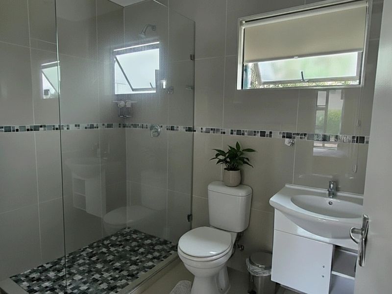 Renovated Family Cluster in Popular Morningside Complex - Photo 9