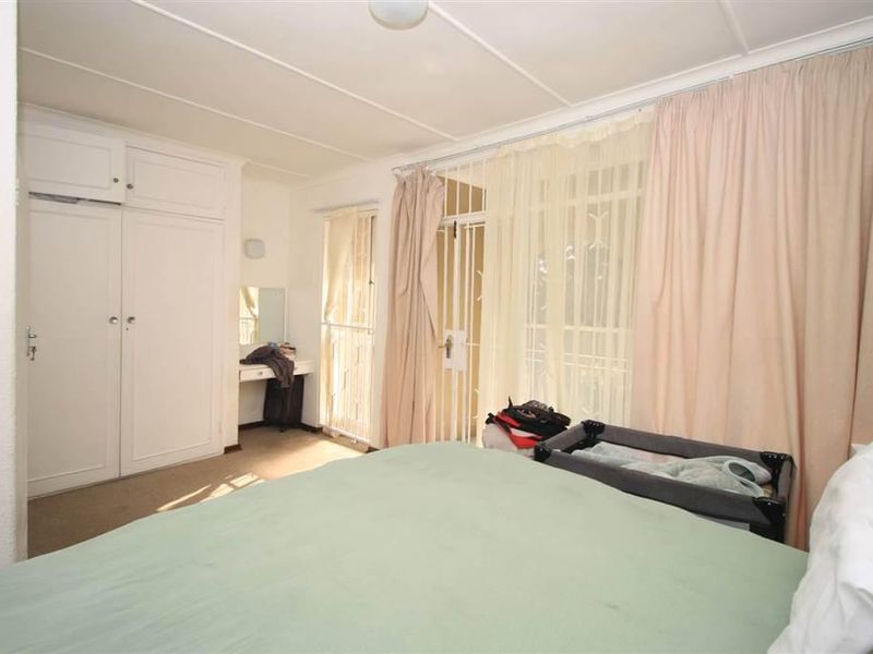 Step into easy, living with this beautifully kept 2-bedroom duplex tucked inside a secure complex - Photo 7