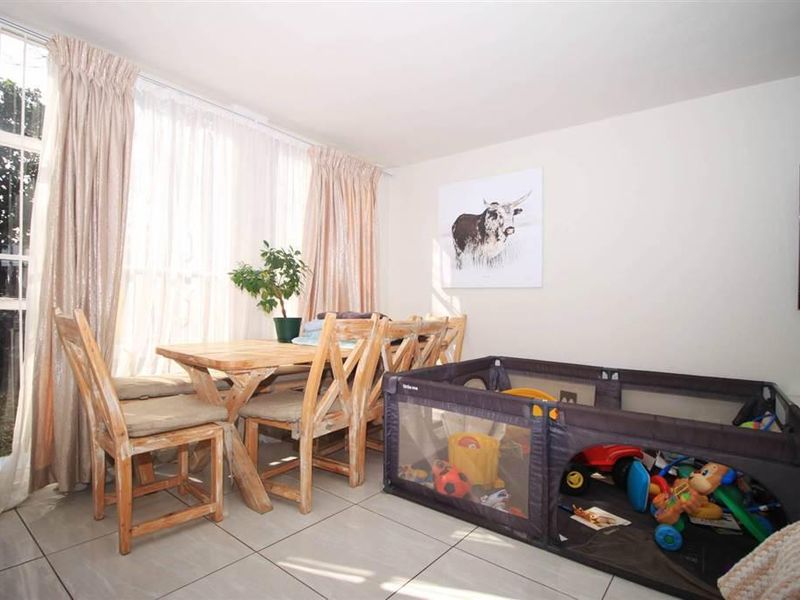 Step into easy, living with this beautifully kept 2-bedroom duplex tucked inside a secure complex - Photo 6