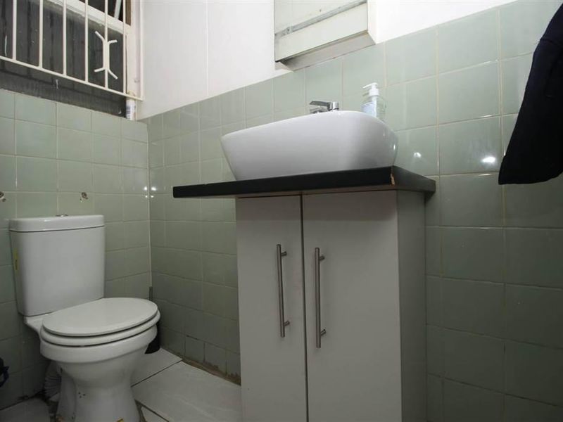 Step into easy, living with this beautifully kept 2-bedroom duplex tucked inside a secure complex - Photo 9