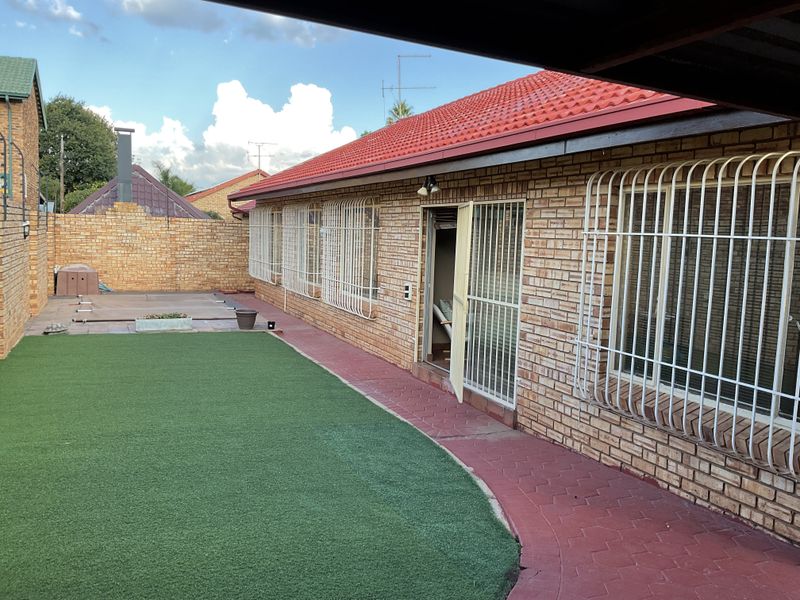 Freehold For Sale In Centurion - Photo 2