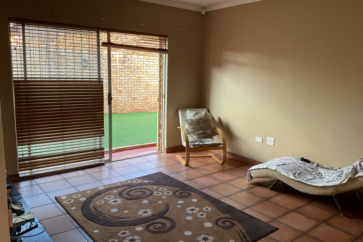 Freehold For Sale In Centurion - Photo 4
