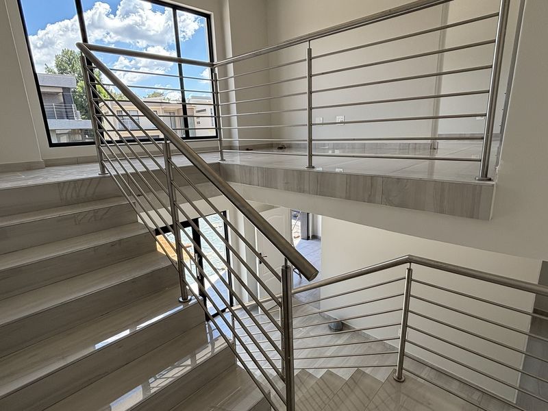 BRAND NEW 4 BEDROOM ON OFFER! - Photo 10