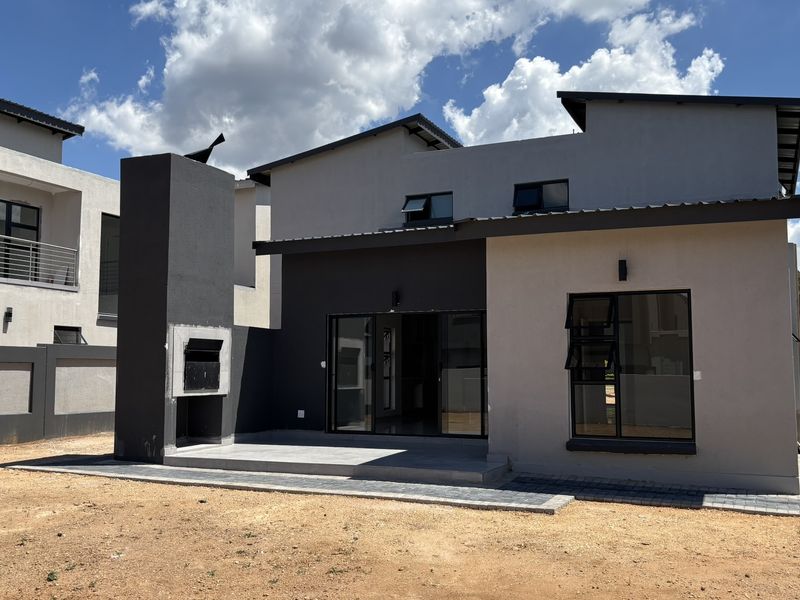 BRAND NEW 4 BEDROOM ON OFFER! - Photo 8