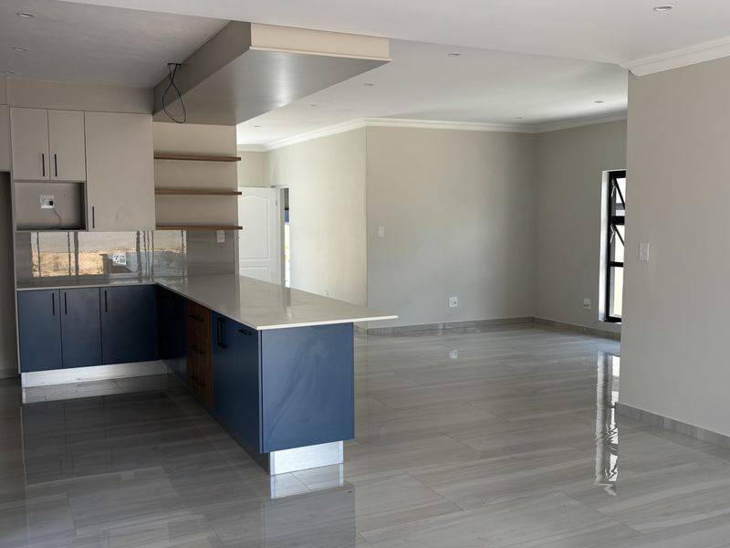 BRAND NEW 4 BEDROOM ON OFFER! - Photo 6