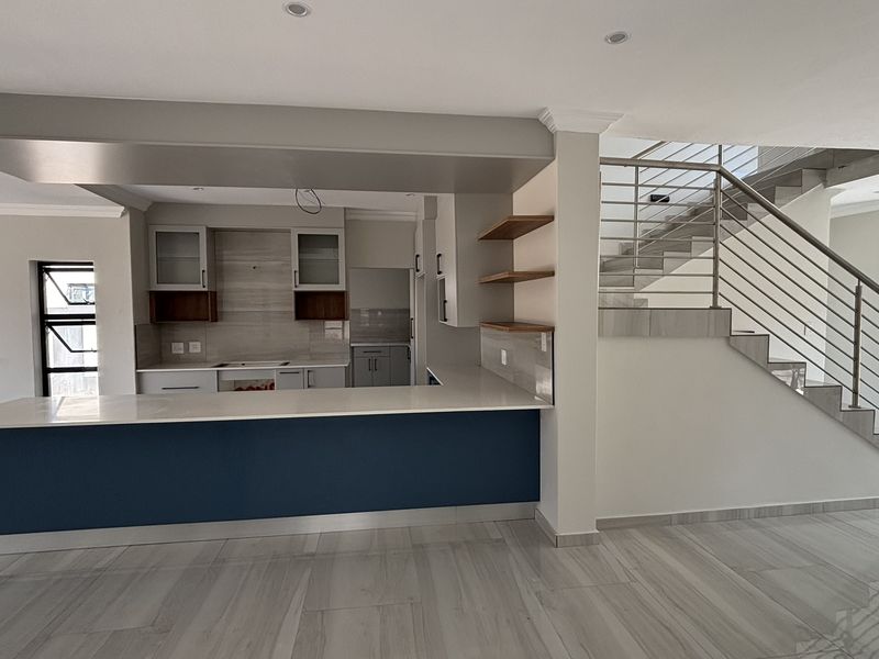 BRAND NEW 4 BEDROOM ON OFFER! - Photo 5