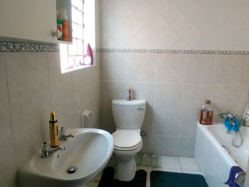 Cozy 3 bedroom townhouse - Photo 9