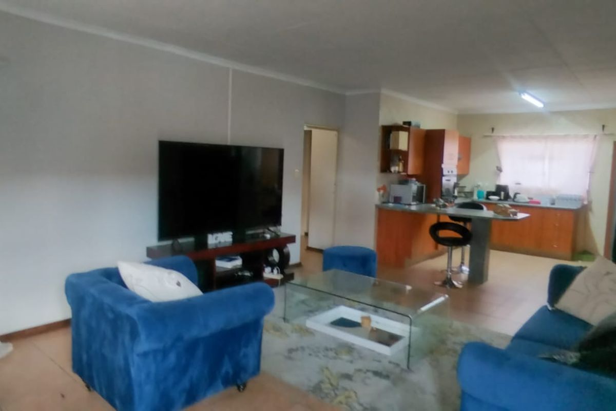 Cozy 3 bedroom townhouse - Photo 5