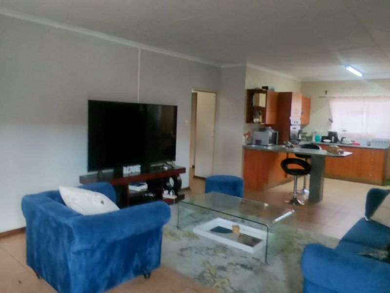 Cozy 3 bedroom townhouse - Photo 5