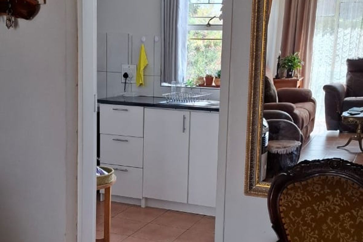 BEAUTIFUL & SPACIOUS APARTMENT FOR SALE IN VANDERBIJLPARK - Photo 4