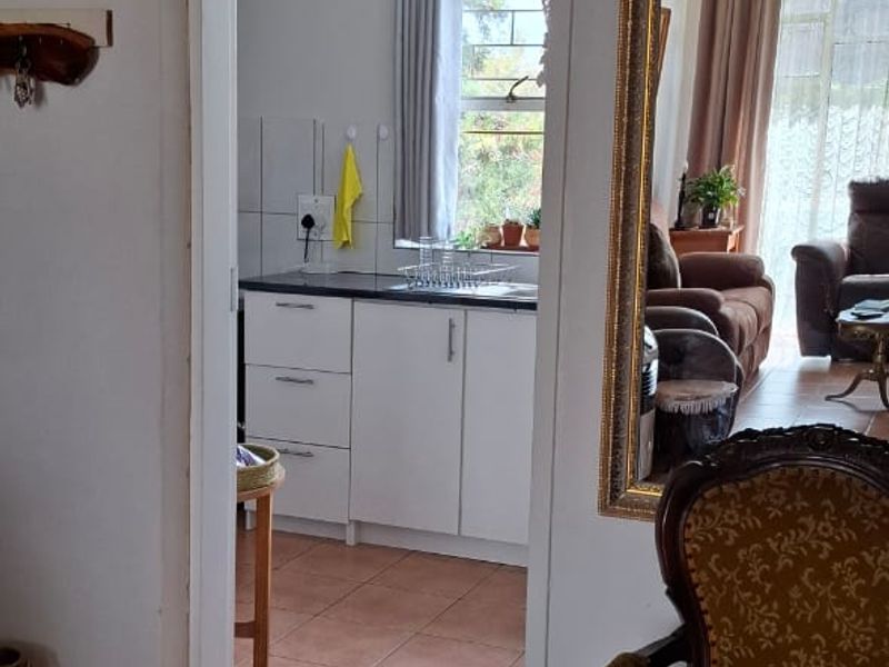 BEAUTIFUL & SPACIOUS APARTMENT FOR SALE IN VANDERBIJLPARK - Photo 4