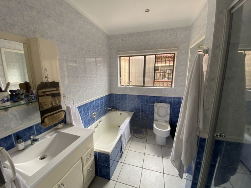 Beyond Expectations – A Hidden Gem in Fourways  R 2 699 000 - Photo 6