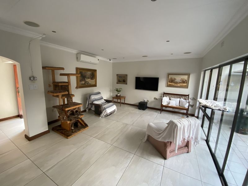Beyond Expectations – A Hidden Gem in Fourways  R 2 699 000 - Photo 3