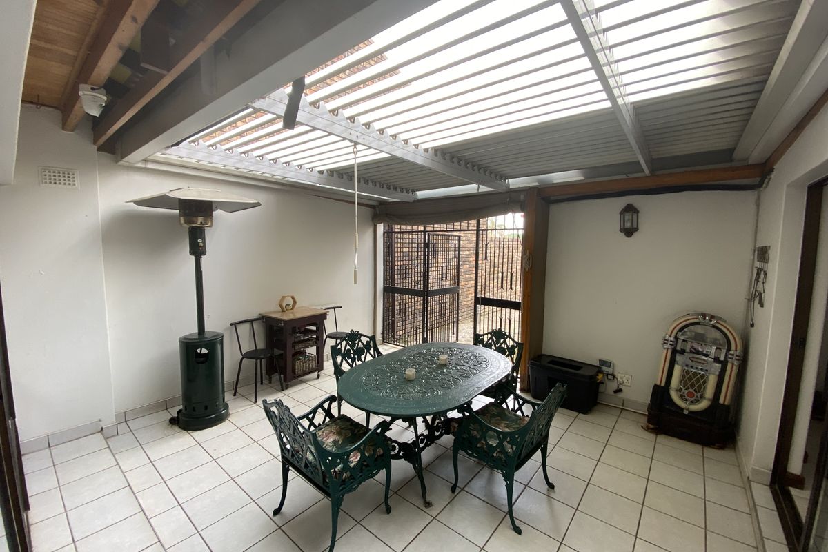 Beyond Expectations – A Hidden Gem in Fourways  R 2 699 000 - Photo 4