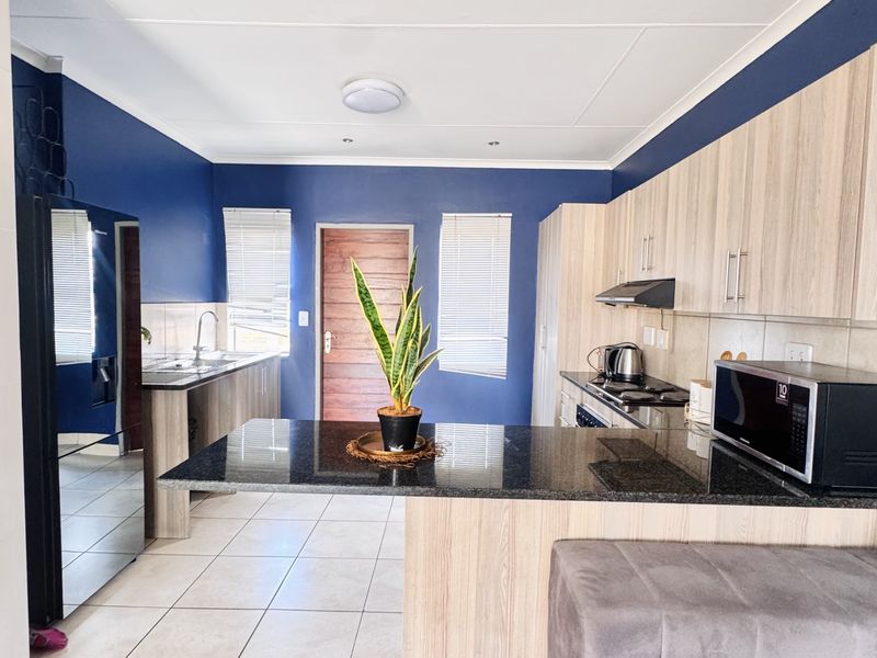 Modern 3-Bedroom Townhouse in Secure Gated Complex - Photo 7