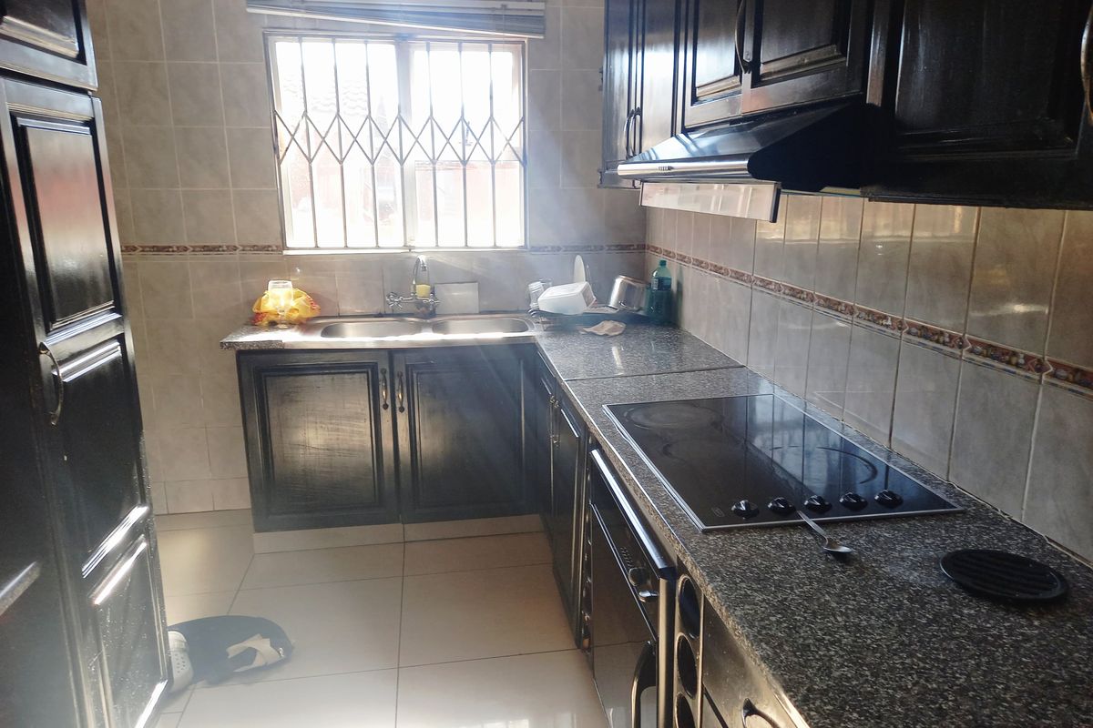3 Bedroom House For Sale - Photo 5