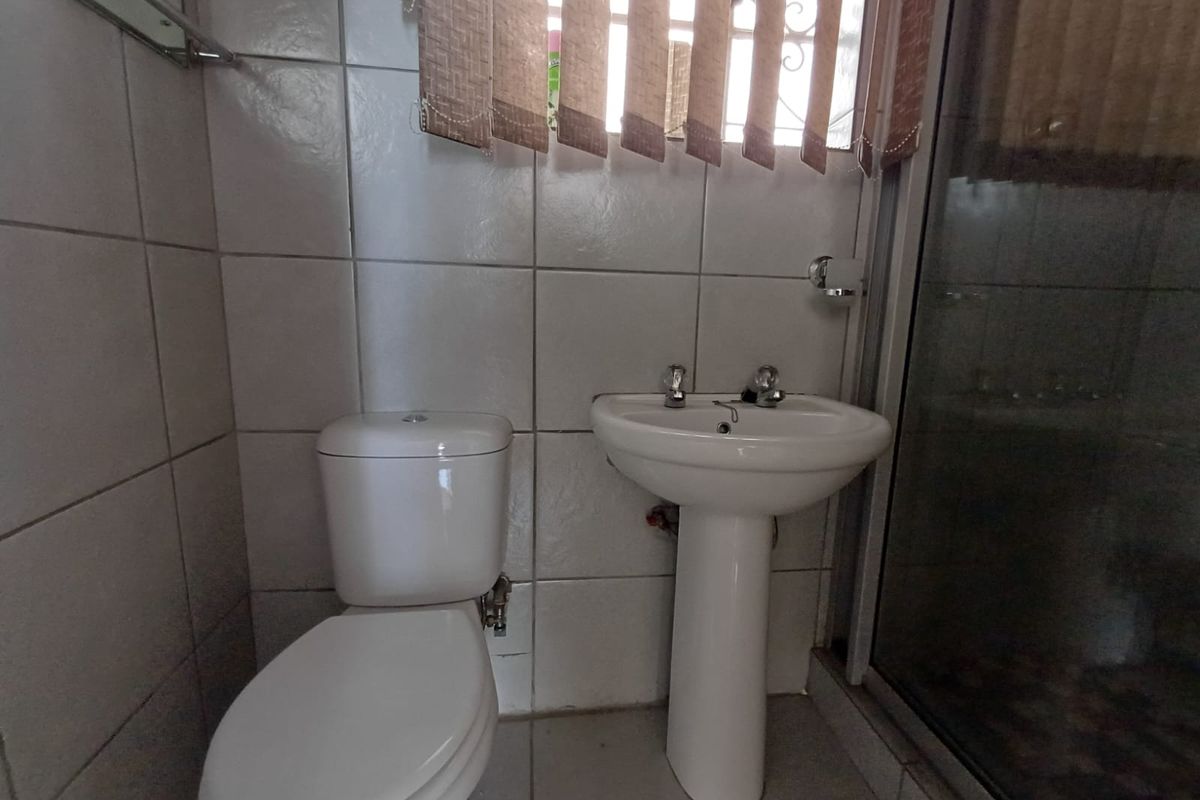 Ground Floor Unit For Sale. - Photo 3