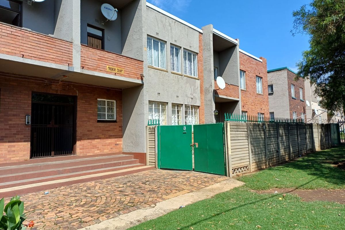 Ground Floor Unit For Sale. - Photo 2