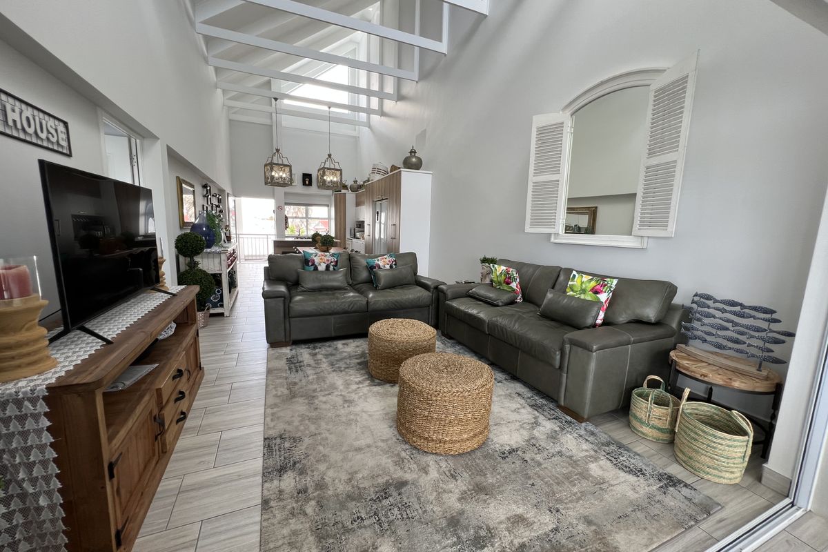 Luxury Waterfront Apartment - Photo 3