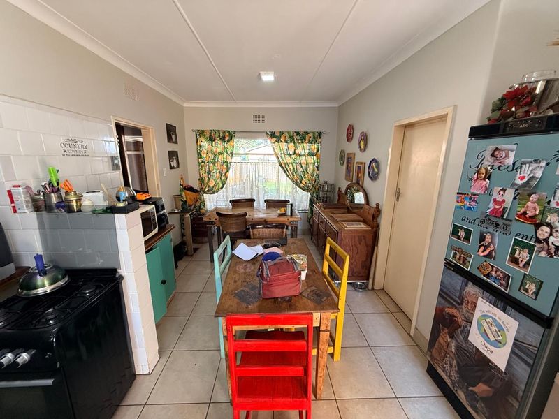 For Sale: Spacious Family Home with two Flatlets. - Photo 5