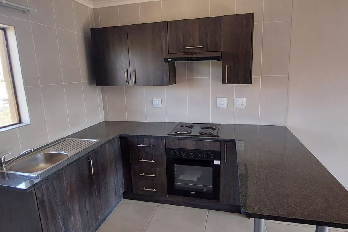 Pet-Friendly 1-Bedroom Ground Floor Unit in Secure, Modern Complex – Available 1 March 2026 - Photo 5