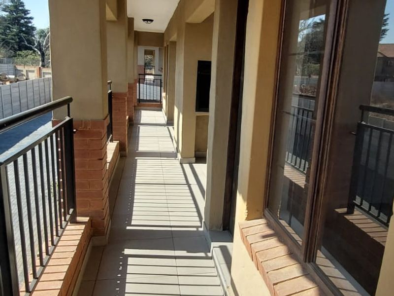 Pet-Friendly 1-Bedroom Ground Floor Unit in Secure, Modern Complex – Available 1 March 2026 - Photo 6