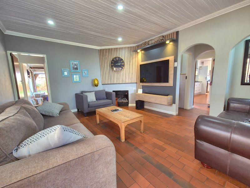 STUNNING  BADENHORST BEAUTY UP FOR GRABS! - Photo 4