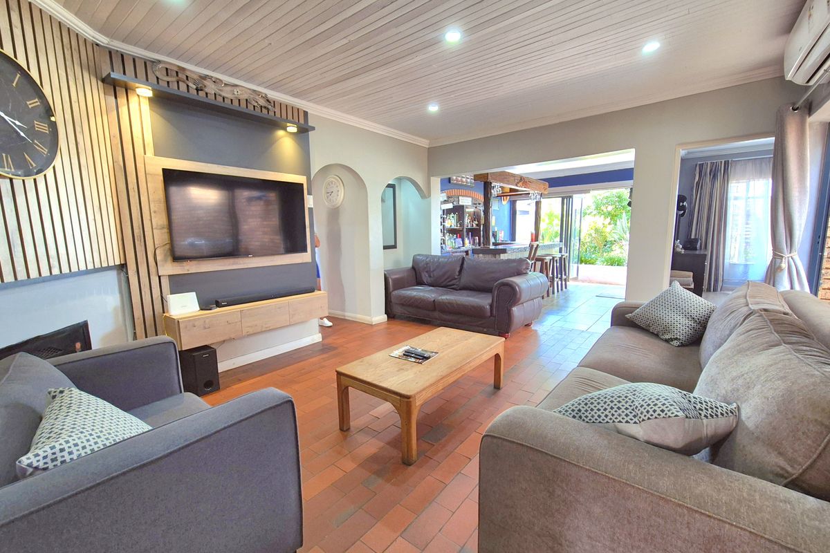 STUNNING  BADENHORST BEAUTY UP FOR GRABS! - Photo 2