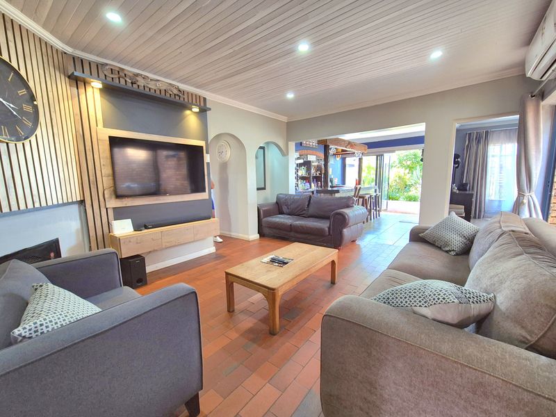 STUNNING  BADENHORST BEAUTY UP FOR GRABS! - Photo 2