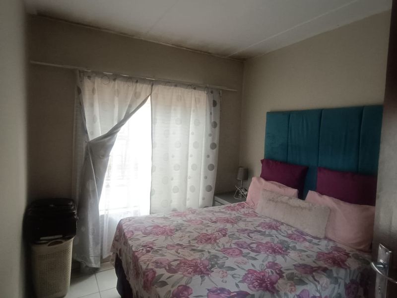 Neat 1-Bedroom Flat – Ideal Starter Home or Investment. - Photo 5