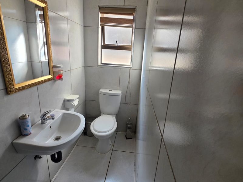 BEAUTIFUL HOUSE FOR SALE IN A SECURE ESTATE – THREE RIVERS EAST - Photo 10