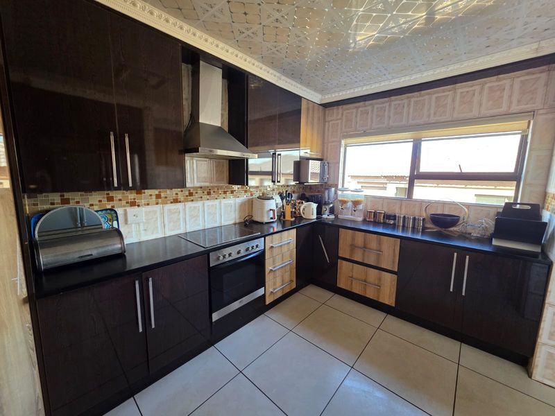 BEAUTIFUL HOUSE FOR SALE IN A SECURE ESTATE – THREE RIVERS EAST - Photo 7