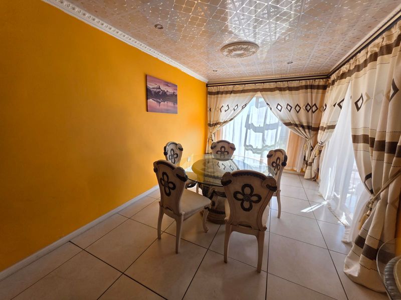 BEAUTIFUL HOUSE FOR SALE IN A SECURE ESTATE – THREE RIVERS EAST - Photo 4