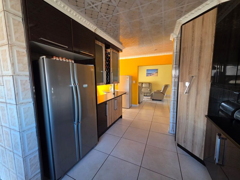 BEAUTIFUL HOUSE FOR SALE IN A SECURE ESTATE – THREE RIVERS EAST - Photo 5