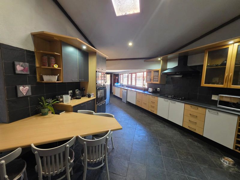 ABSOLUTELY STUNNING HOUSE FOR SALE IN RISIVILLE - Photo 6