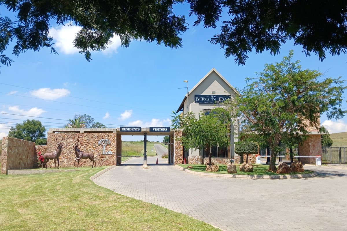 Premium Vacant Stand Bordering a Greenbelt in Prestigious Berg en Dal Lifestyle Estate, Heidelberg - Photo 2
