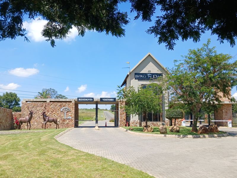 Premium Vacant Stand Bordering a Greenbelt in Prestigious Berg en Dal Lifestyle Estate, Heidelberg - Photo 2