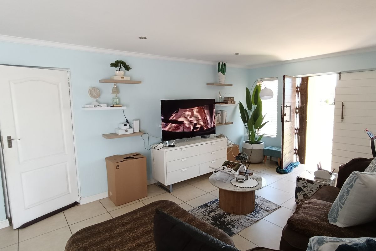 Beautiful 4 Bedroom in reyno manor! - Photo 4