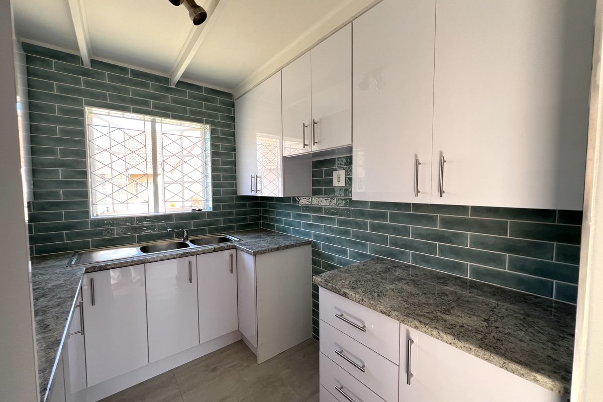 Lock-Up and Go Townhouse for Sale in Aston Bay - Photo 5