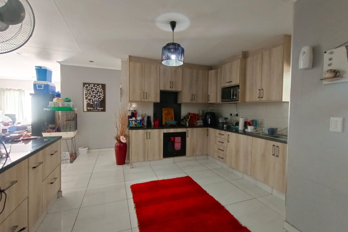 ABSOLUTE BEAUTY FOR SALE – SE4, VANDERBIJLPARK - Photo 4