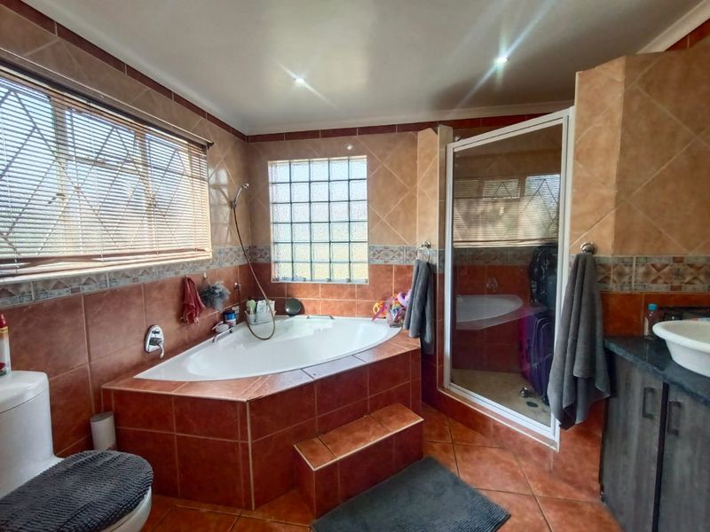 ABSOLUTE BEAUTY FOR SALE – SE4, VANDERBIJLPARK - Photo 9