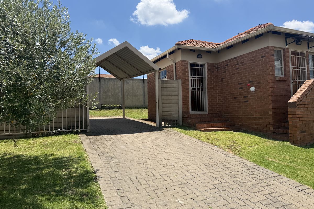 3 bedroom house for in Thatch Hill - Photo 2