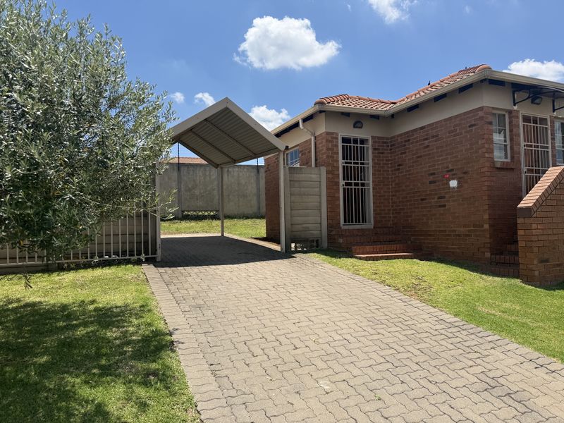 3 bedroom house for in Thatch Hill - Photo 2