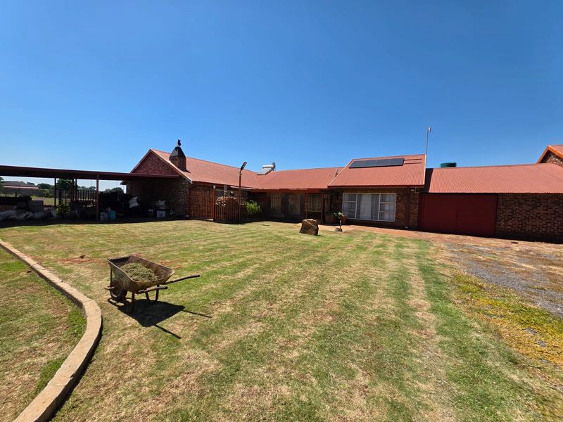 VERSATILE SMALLHOLDING / PLOT FOR SALE IN VANDERBIJLPARK - Photo 2