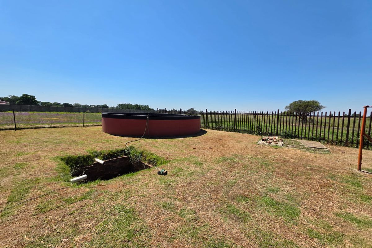 VERSATILE SMALLHOLDING / PLOT FOR SALE IN VANDERBIJLPARK - Photo 4